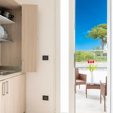 Monolocale Riva Nuovo Con Wi-fi, Clima E Giardino A Torre Lapillo *