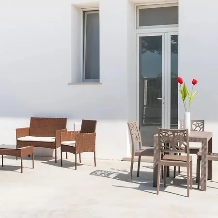 Monolocale Riva Nuovo Con Wi-fi, Clima E Giardino A Torre Lapillo Nardò